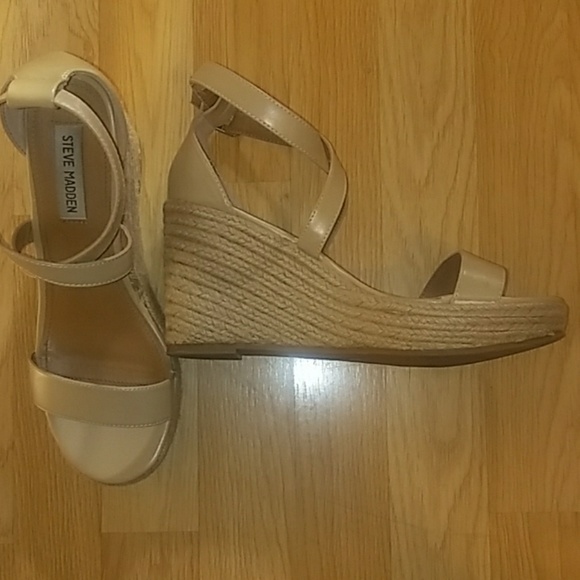 Steve Madden - Picture 3 of 7